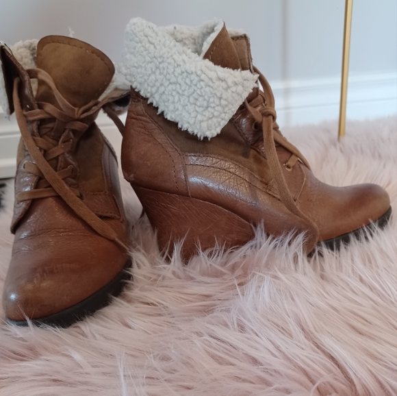 Franco Sarto shearing Wedge booties 👢 - Picture 5 of 13